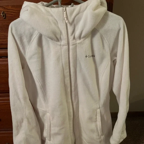 Columbia jacket with hood  size large - Picture 4 of 4